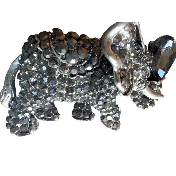 Elephant Brooch Mercasite Look Faux Smoky Quartz Vintage 2 x 1.5 inches Detailed - Picture 2 of 10